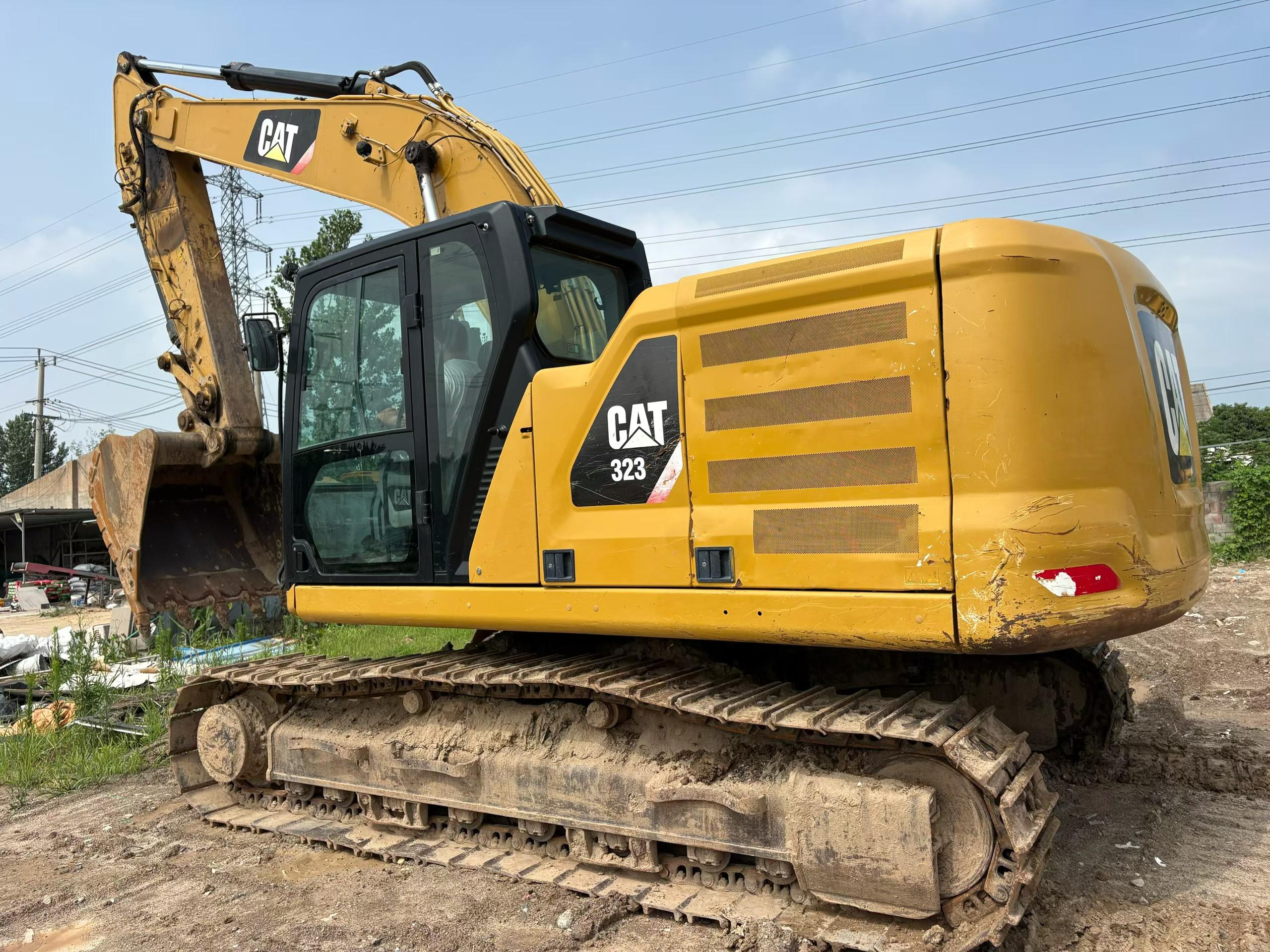 Buy Caterpillar 323 Used Excavator / 1