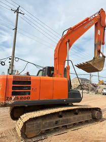Buy Hitachi ZX200-5G Used Excavator / 2 Buy Hitachi ZX200-5G Used Excavator / 2