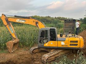 Buy XCMG XE215 Used Excavator / 6 Buy XCMG XE215 Used Excavator / 6