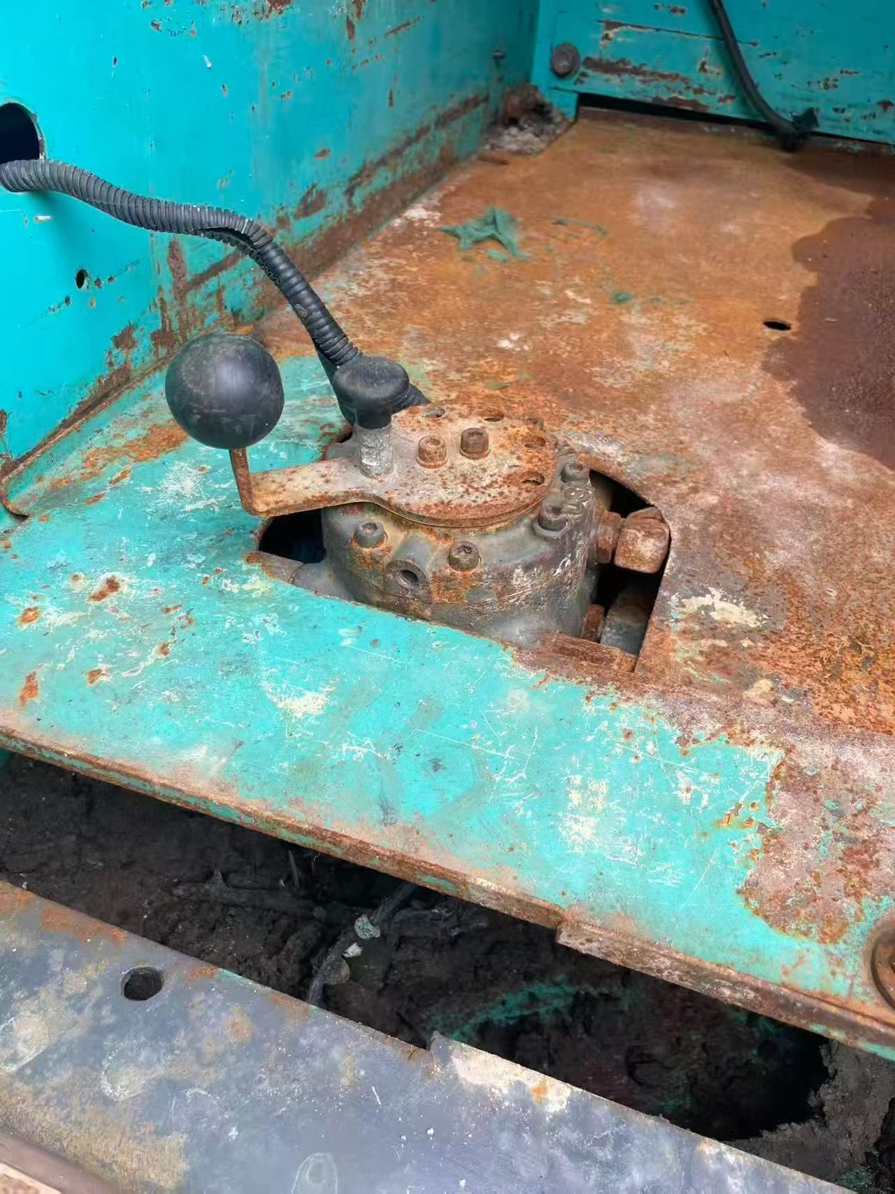 Buy Kobelco SK200-10 Used Excavator / 5 Buy Kobelco SK200-10 Used Excavator / 5