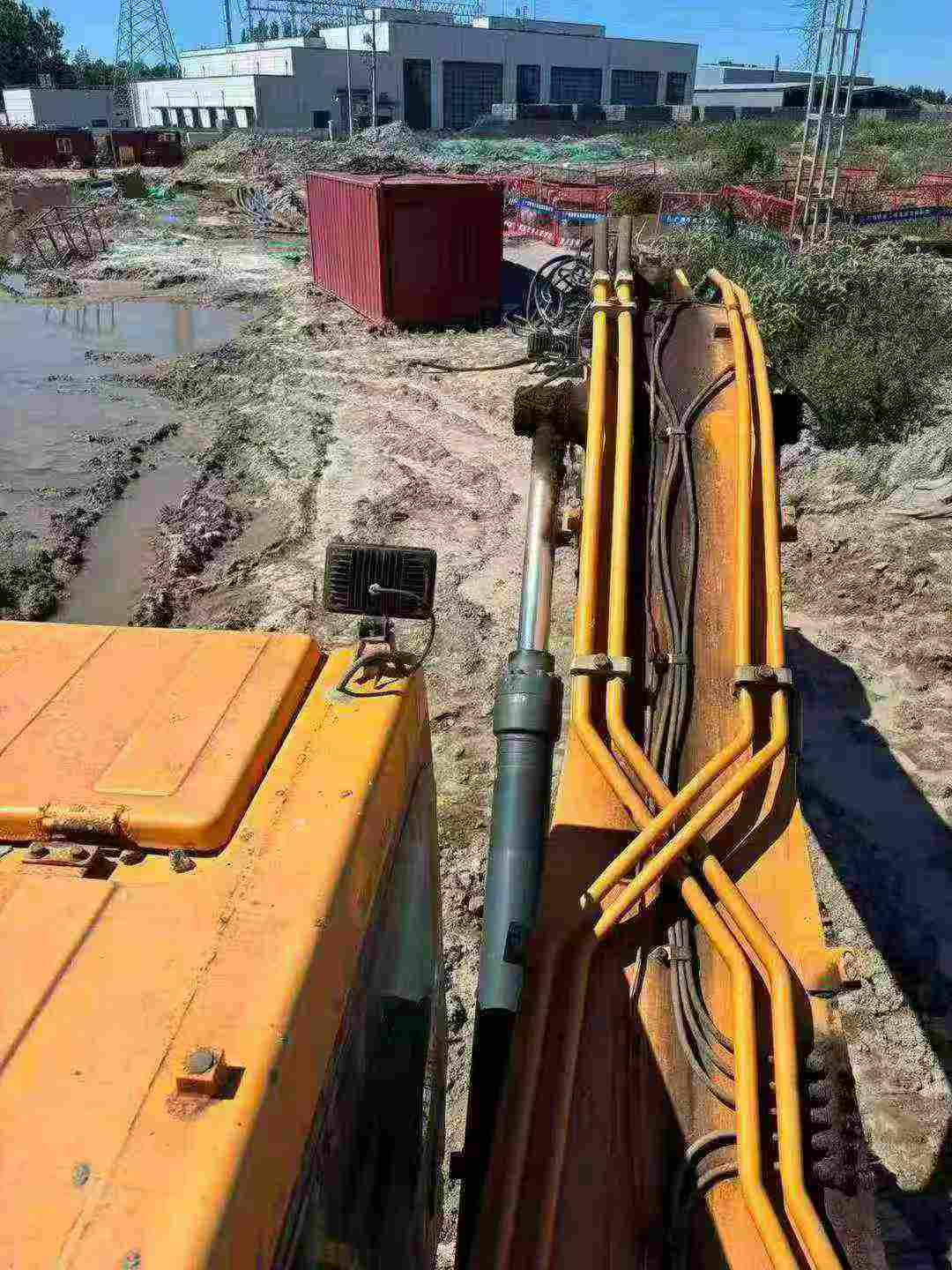 Buy Hyundai R215VS Used Excavator / 4 Buy Hyundai R215VS Used Excavator / 4