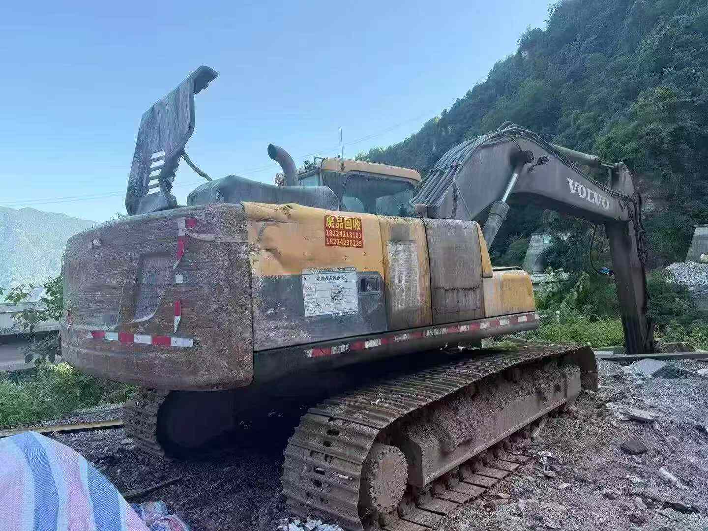 Buy Volvo EC200 Used Excavator / 4
