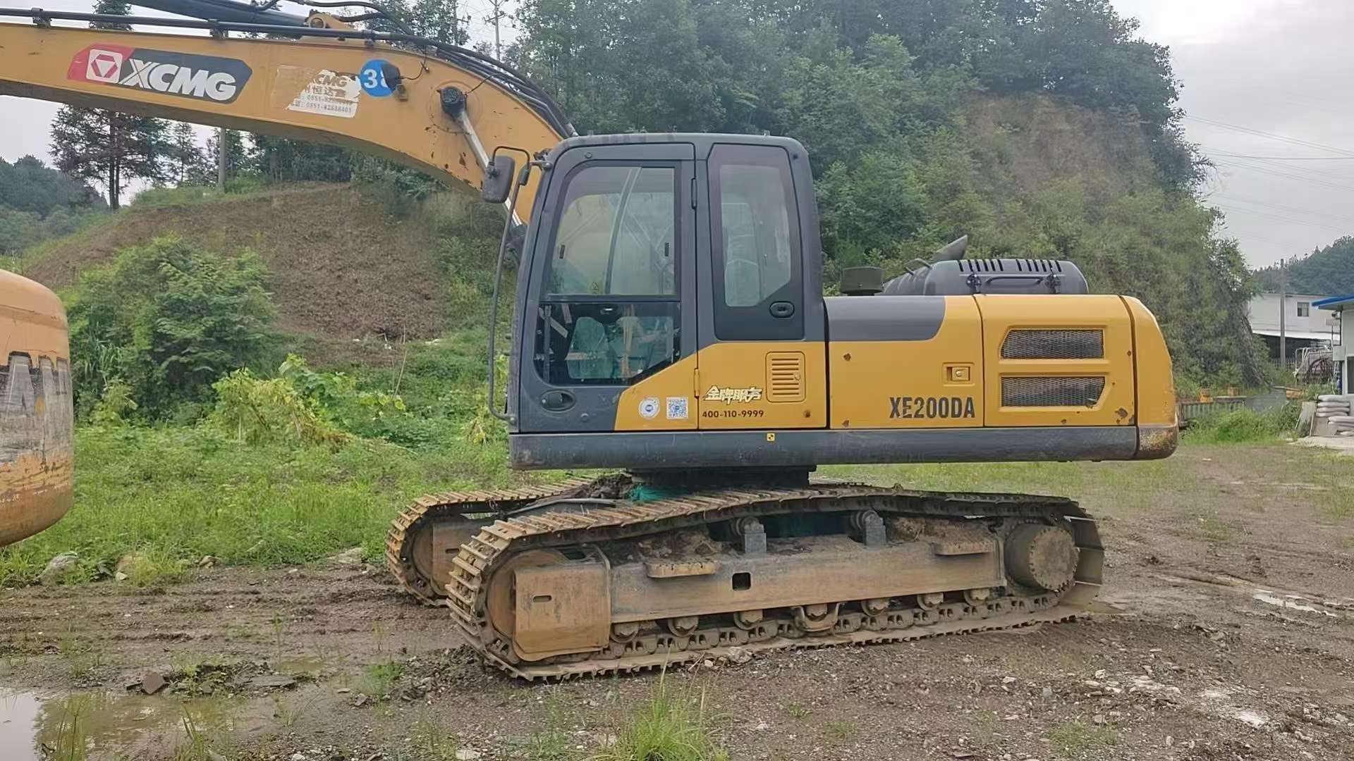 Buy XCMG XE200D Used Excavator / 1