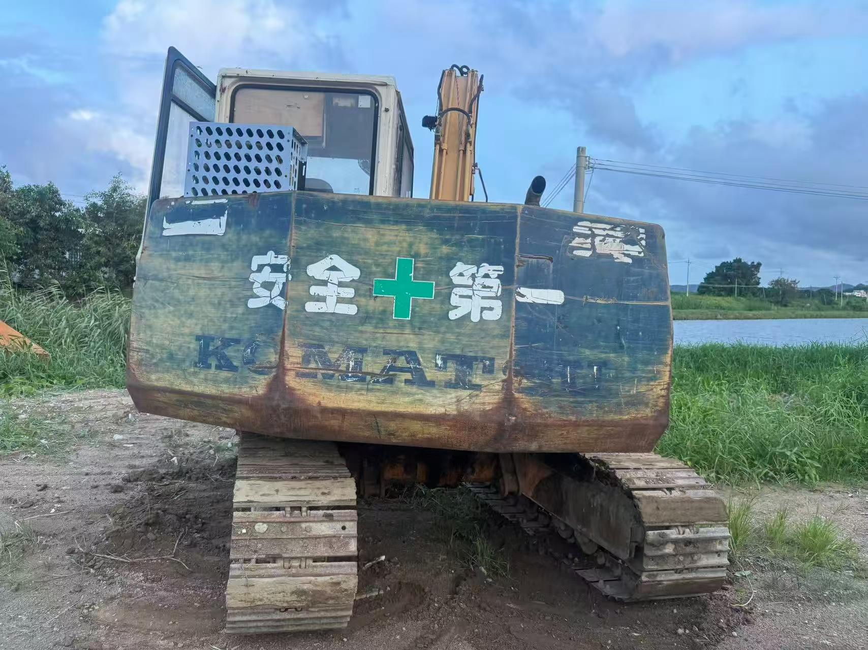 Buy Komatsu PC60-6 Used Excavator / 8 Buy Komatsu PC60-6 Used Excavator / 8
