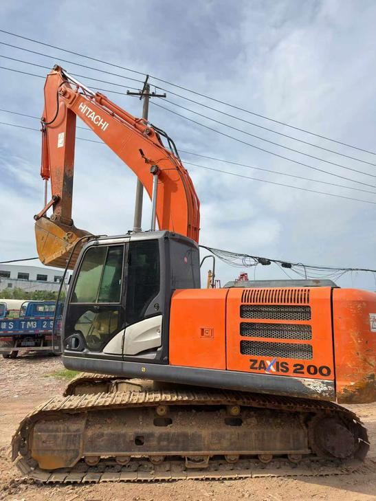 Buy Hitachi ZX200-5G Used Excavator / 1