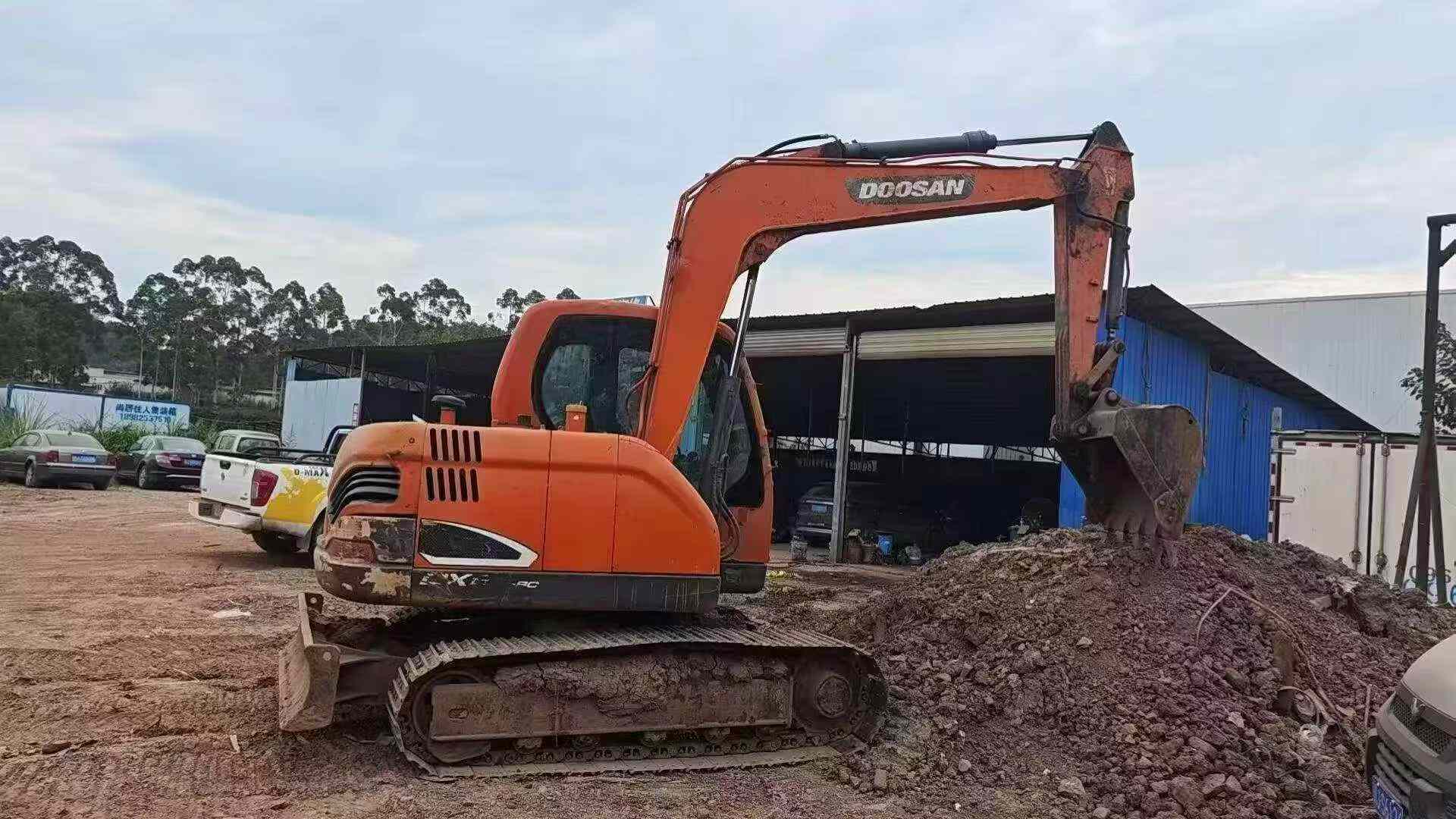 Buy Doosan DX75 Used Excavator / 1