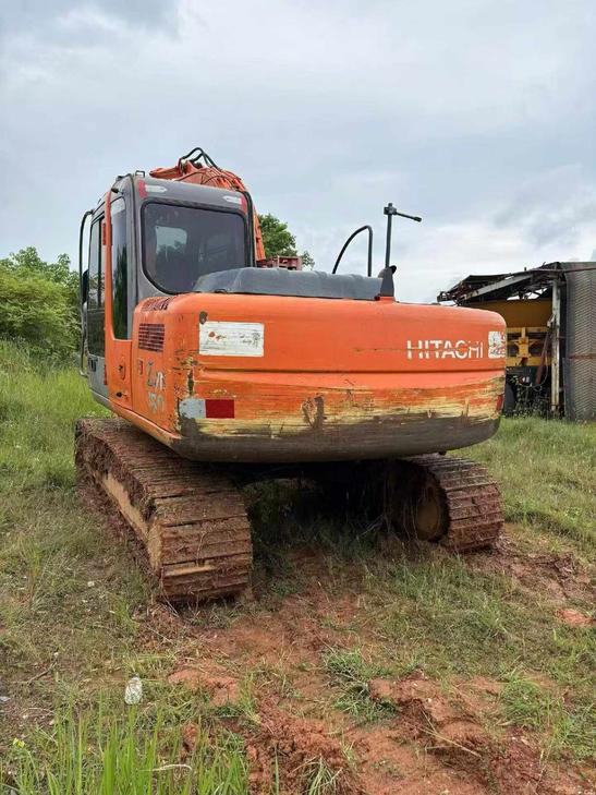 Buy Hitachi Used Excavator / 1