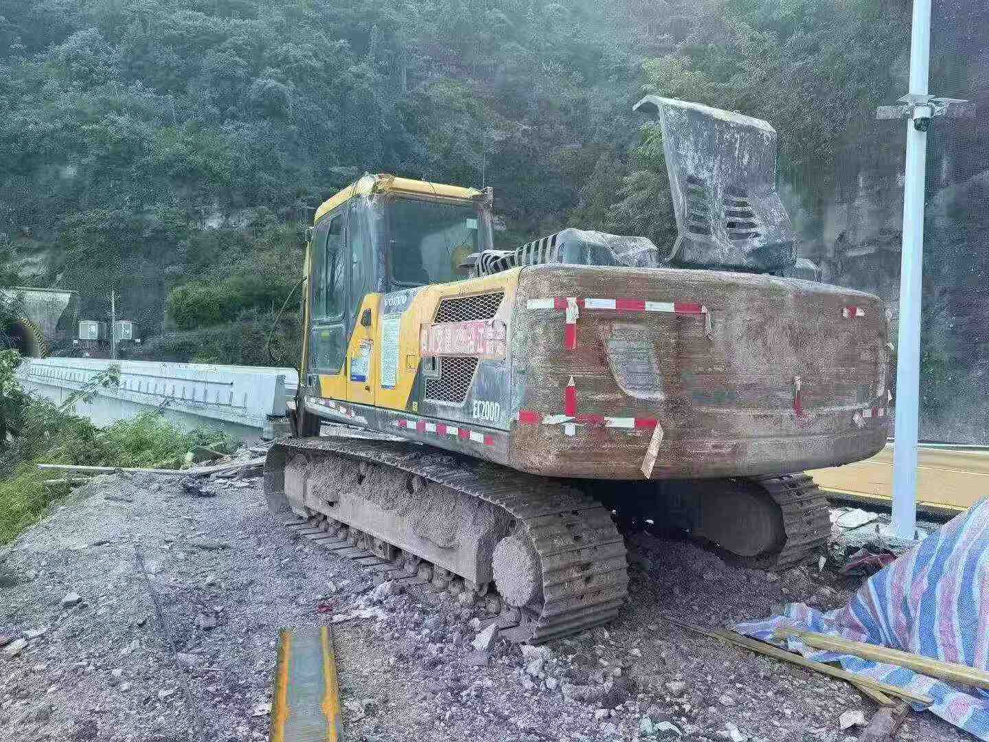 Buy Volvo EC200 Used Excavator / 2