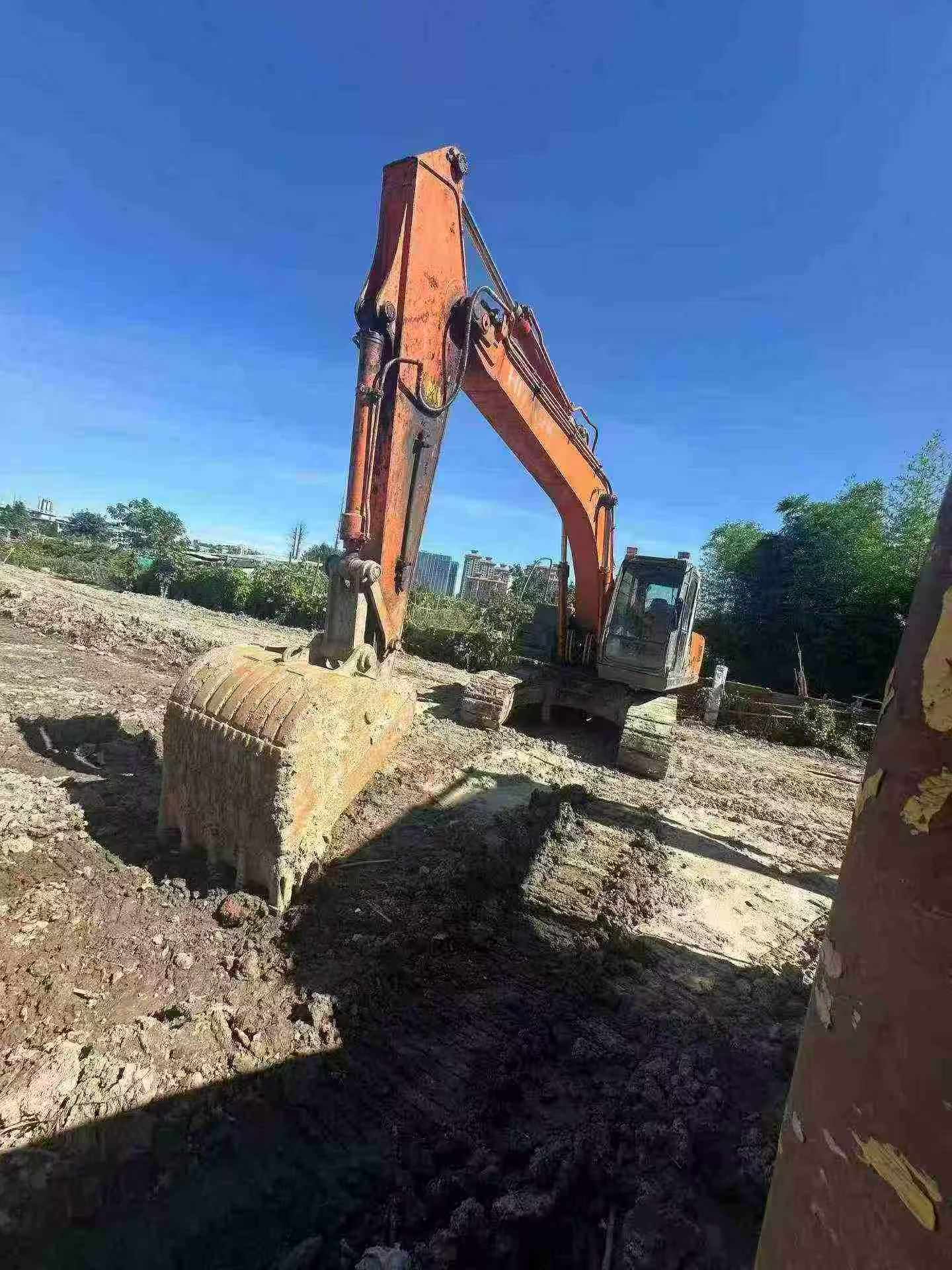 Buy Hitachi EX200-3 Used Excavator / 5