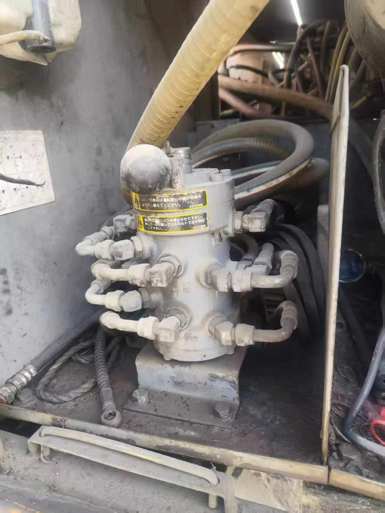 Buy Hitachi EX200-5 Used Excavator / 5 Buy Hitachi EX200-5 Used Excavator / 5