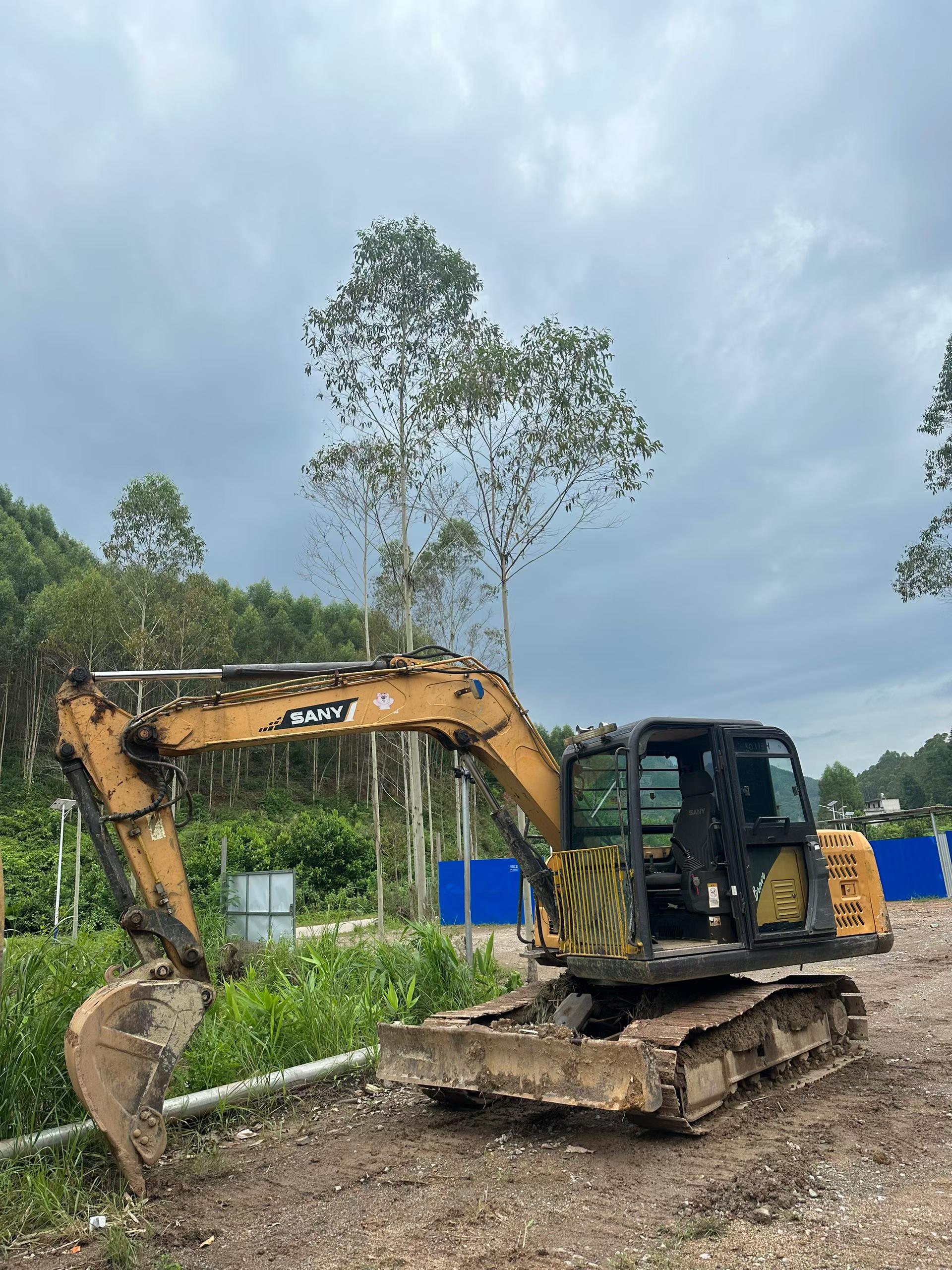 Buy Sany SY95C Used Excavator / 2