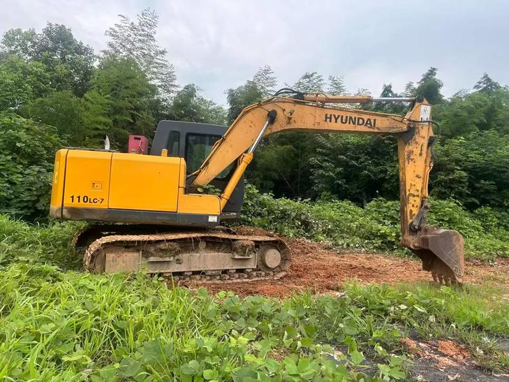 Buy Hyundai R110-7 Used Excavator / 1