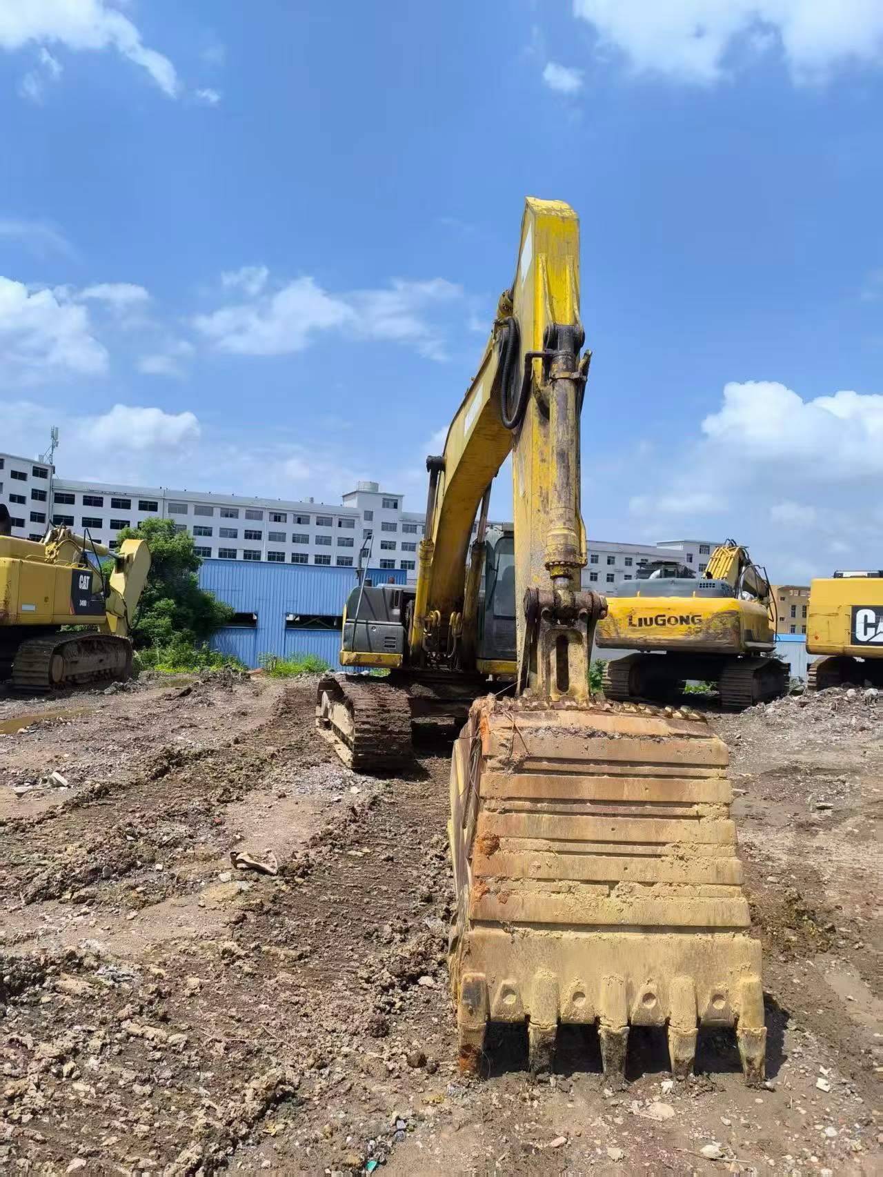 Buy Sumitomo SH210A5 Used Excavator / 3 Buy Sumitomo SH210A5 Used Excavator / 3