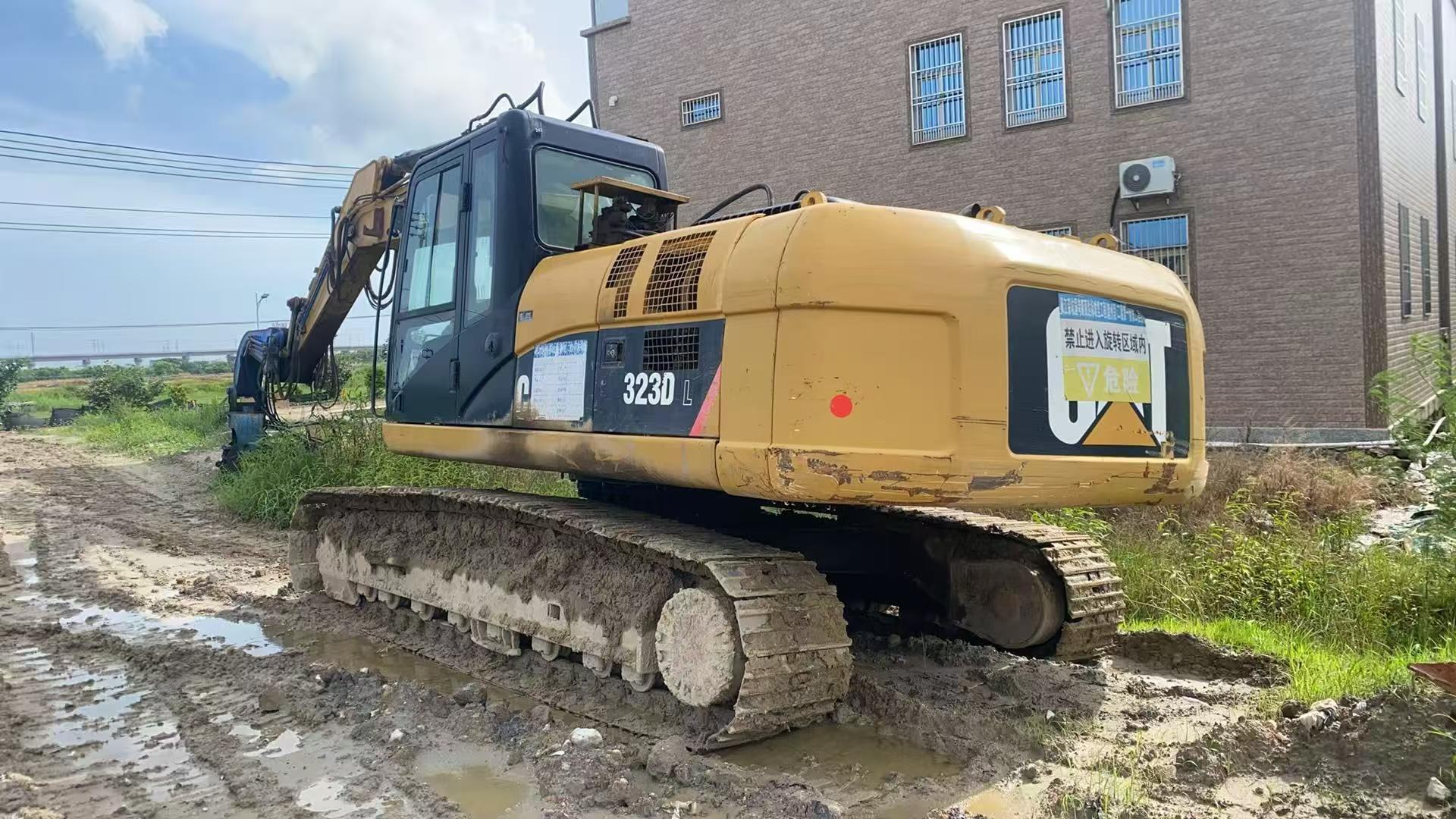 Compre Excavadora Caterpillar 323 Usada / 3 Compre Excavadora Caterpillar 323 Usada / 3