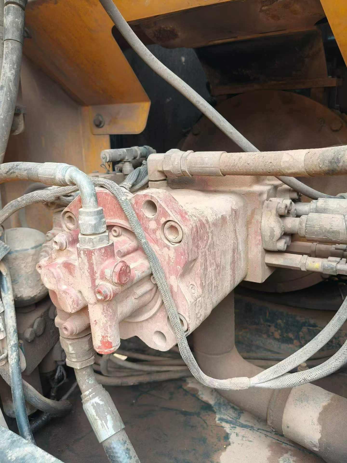 Buy Hyundai R130W Used Excavator / 8 Buy Hyundai R130W Used Excavator / 8