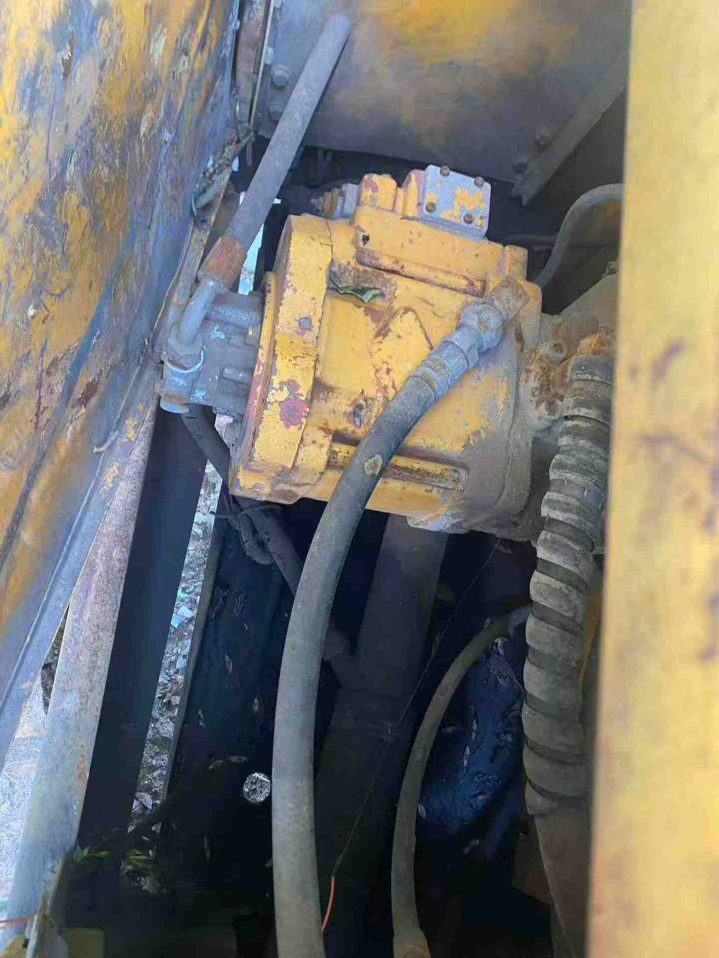 Buy Hyundai R305LVS Used Excavator / 4