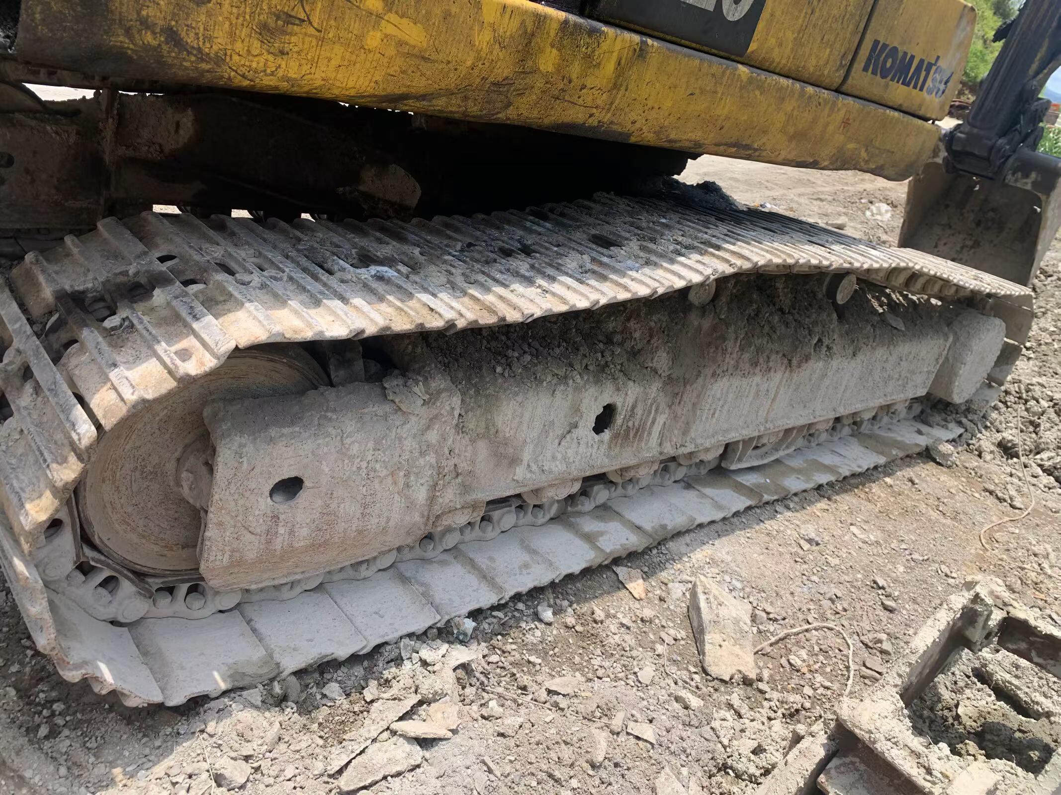 Buy Komatsu PC220-8 Used Excavator / 3