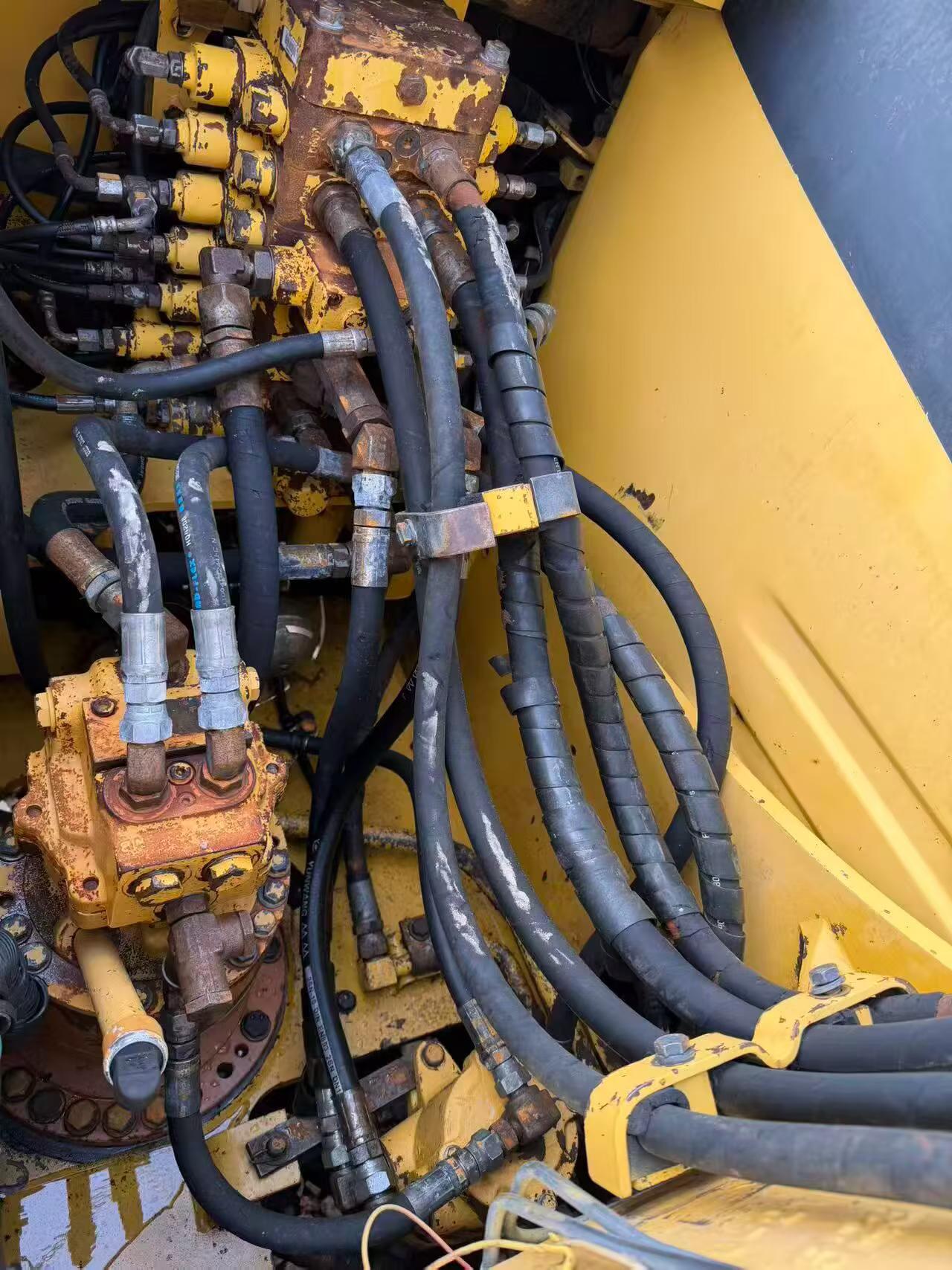 Buy Komatsu PC110-7 Used Excavator / 3