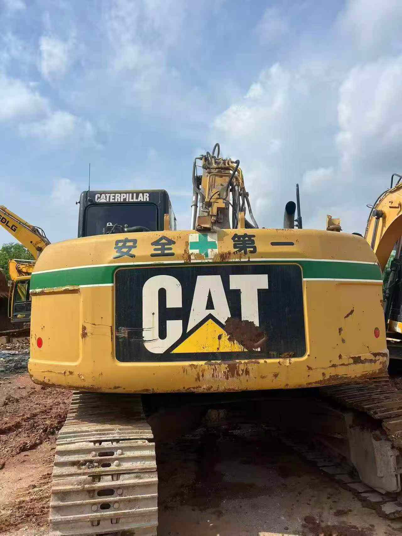Buy Caterpillar 320D Used Excavator / 2 Buy Caterpillar 320D Used Excavator / 2