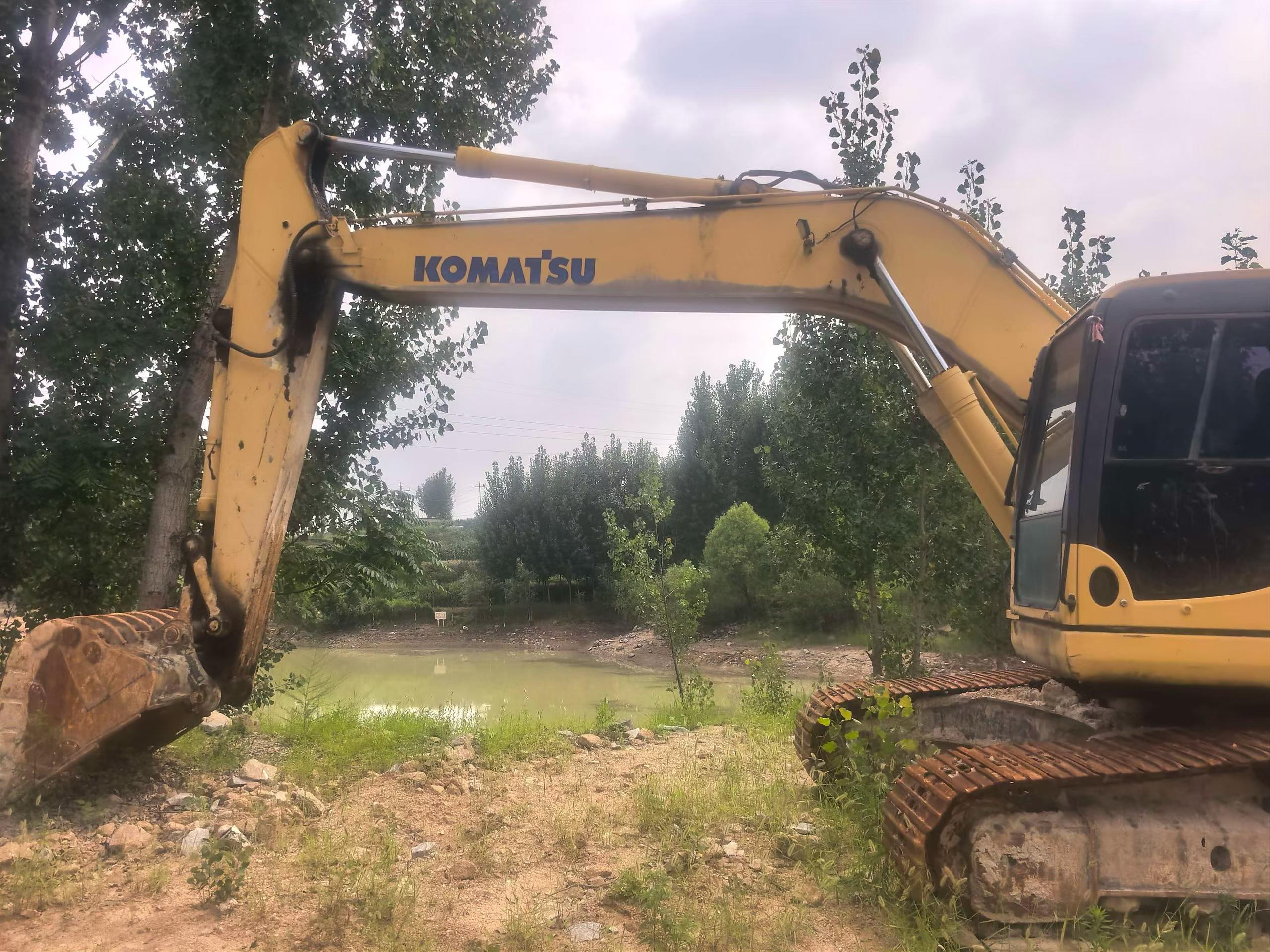 Buy Komatsu PC220-8 Used Excavator / 4 Buy Komatsu PC220-8 Used Excavator / 4