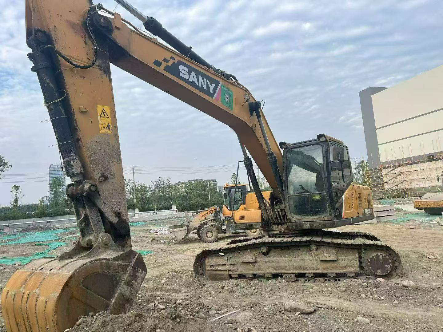 Buy Sany SY200C Used Excavator / 3 Buy Sany SY200C Used Excavator / 3