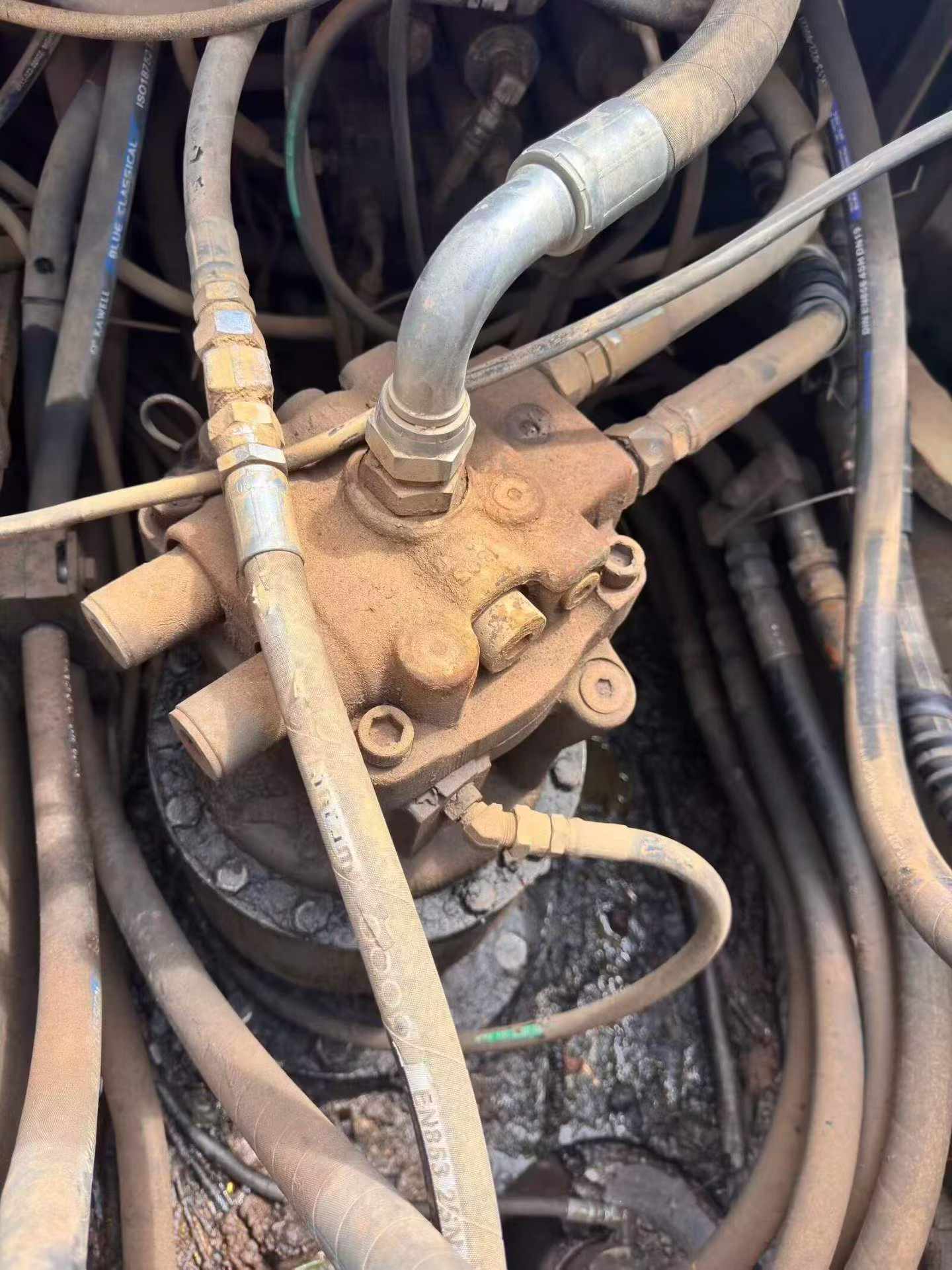 Buy Sumitomo SH210-5 Used Excavator / 4