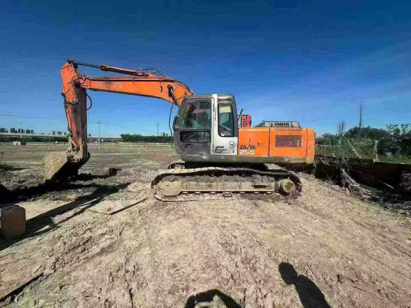 Buy Hitachi EX200-3 Used Excavator / 3