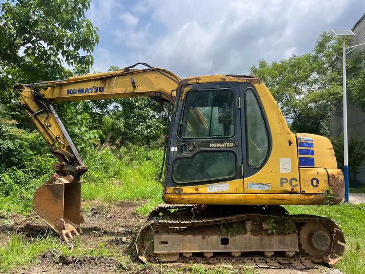 Buy Komatsu PC60-7 Used Excavator / 1