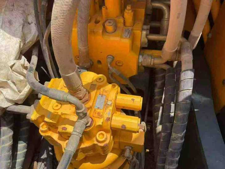 Buy Hyundai R215VS Used Excavator / 1