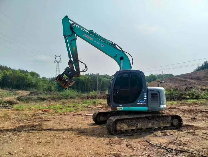 Buy Kobelco SK135 Used Excavator / 1