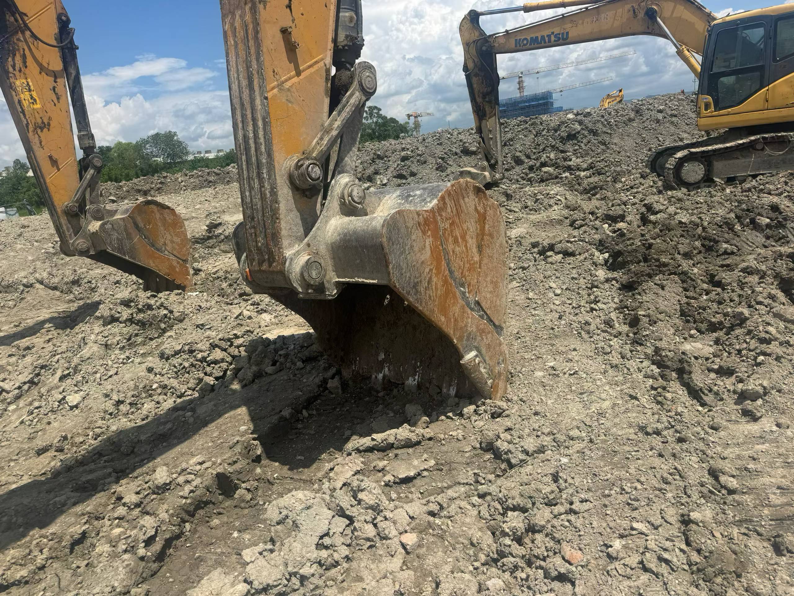 Buy Sany SY245H Used Excavator / 4 Buy Sany SY245H Used Excavator / 4