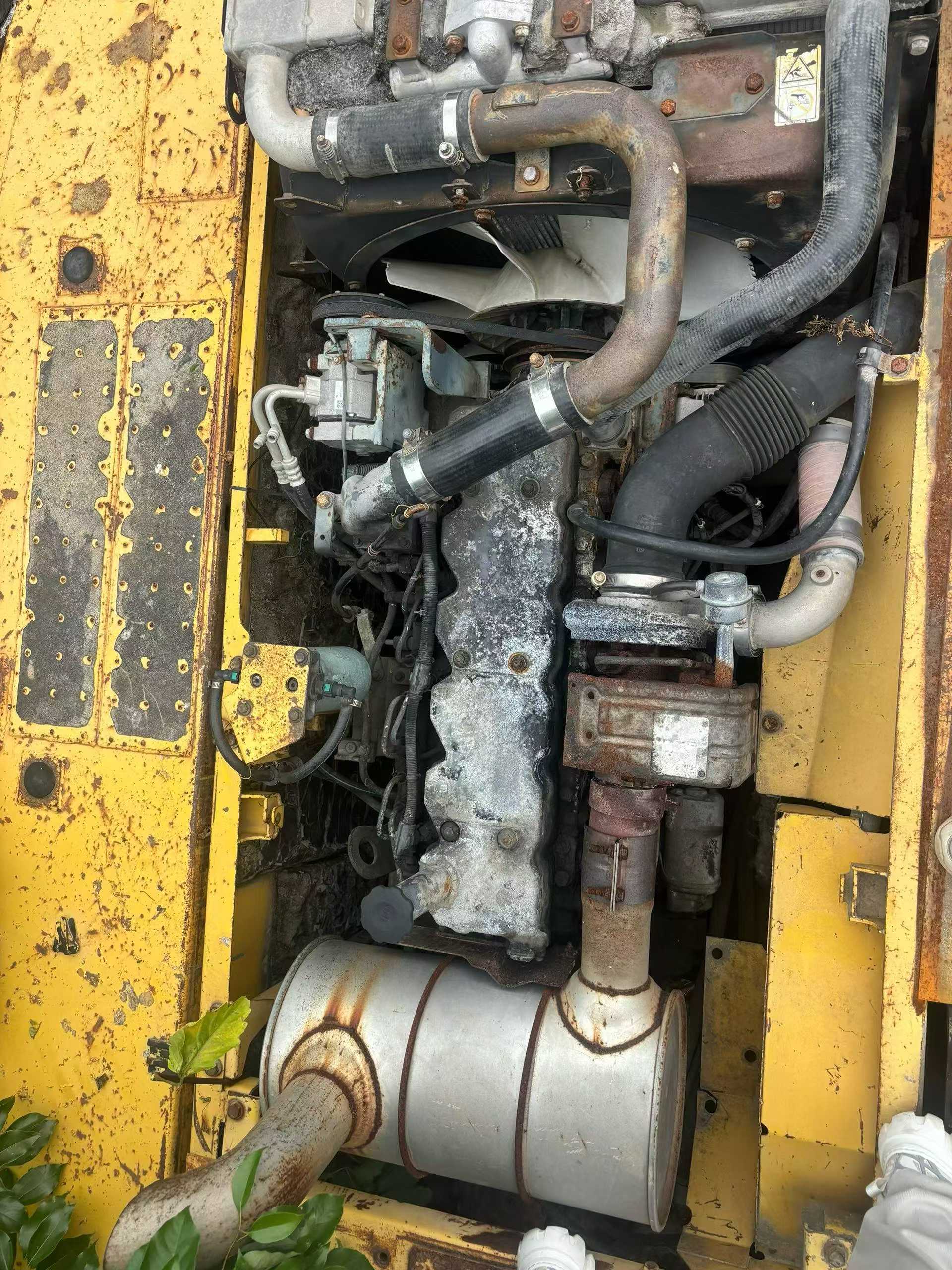 Buy Komatsu PC240-6 Used Excavator / 2