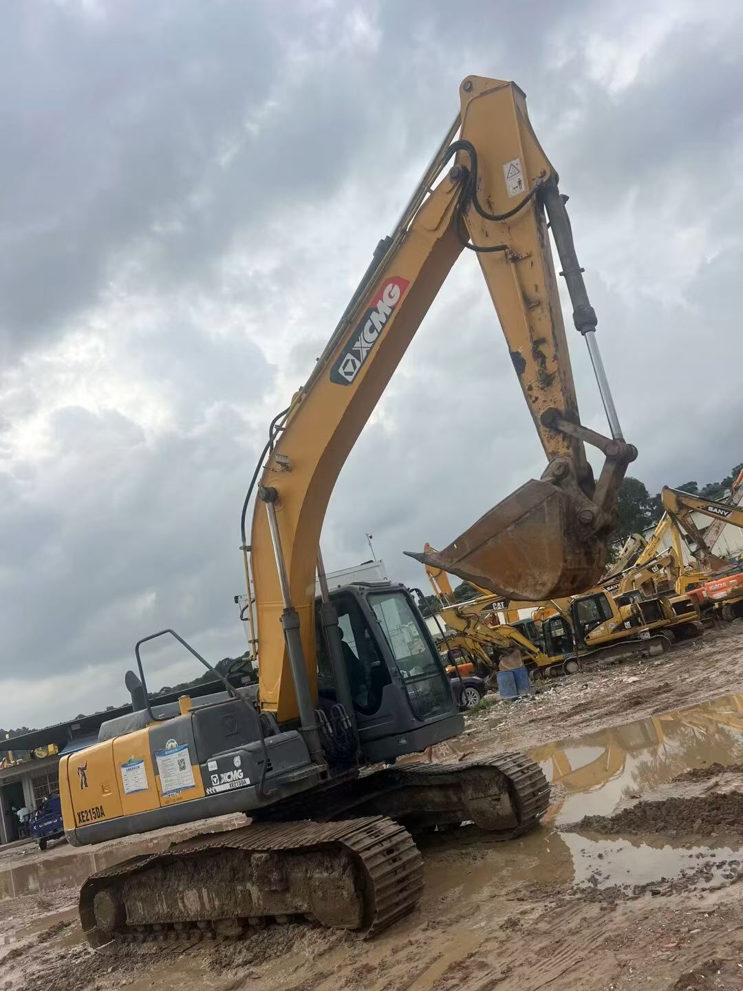 شراء حفارة XCMG XE215CA مستعملة / 2