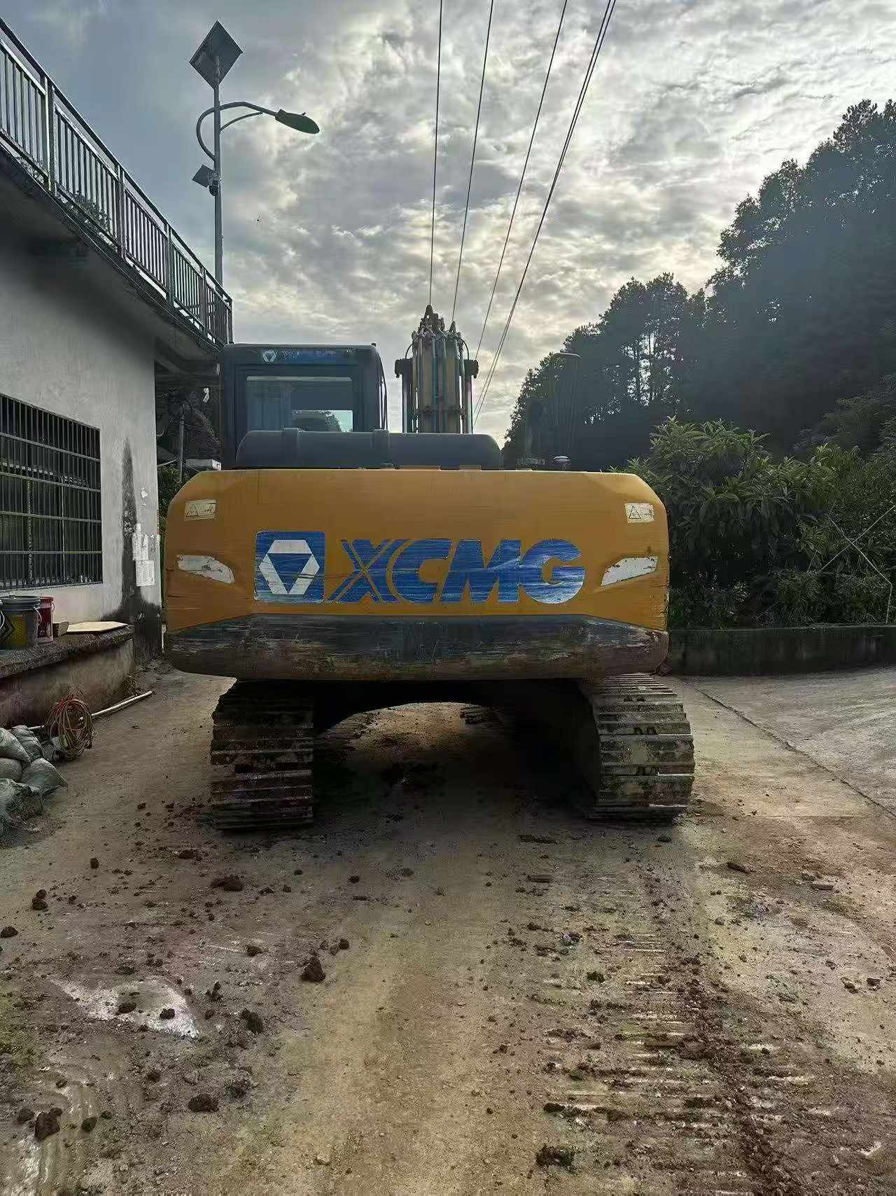 Buy XCMG XE135B Used Excavator / 3 Buy XCMG XE135B Used Excavator / 3