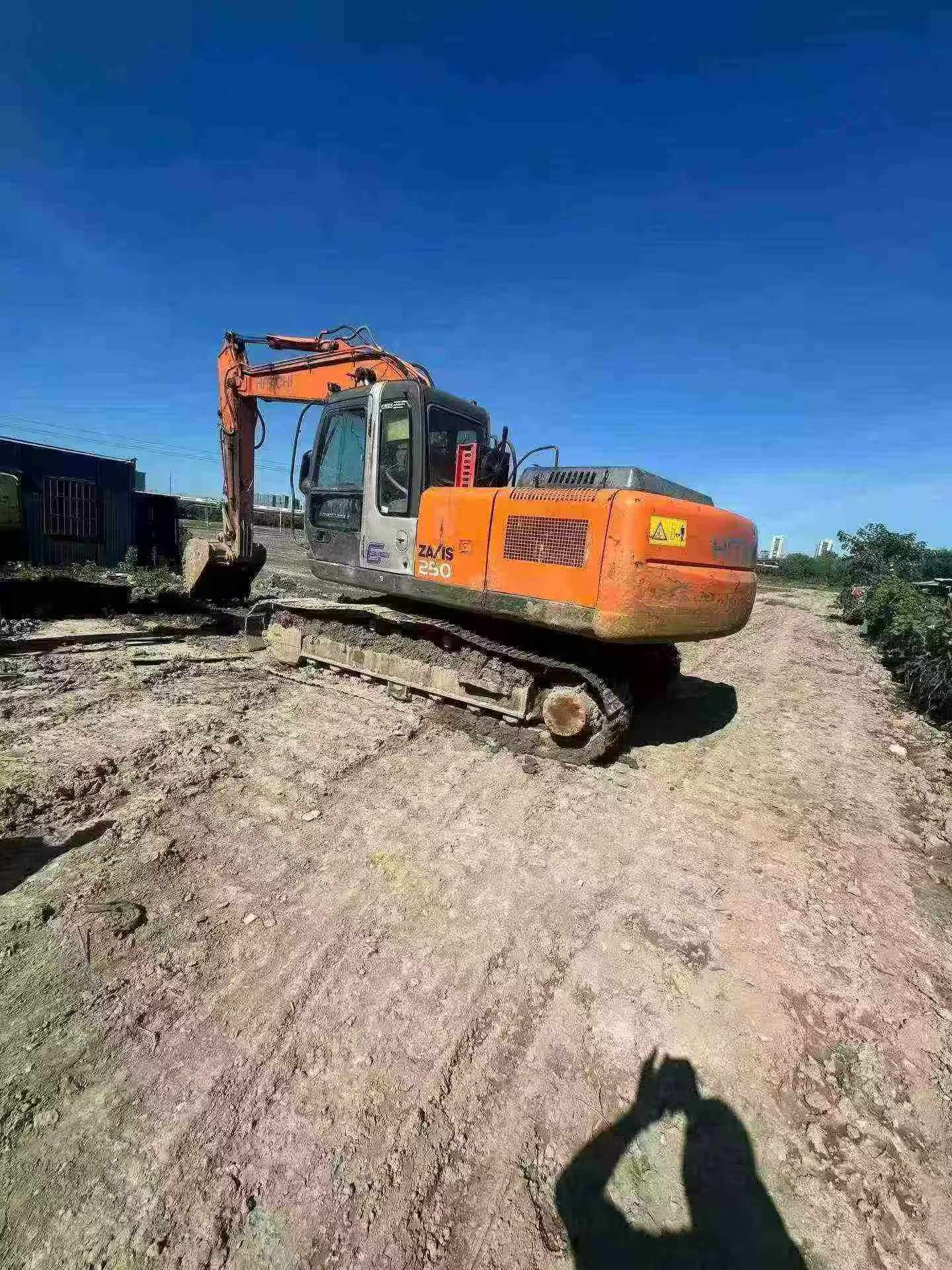 Buy Hitachi EX200-3 Used Excavator / 4
