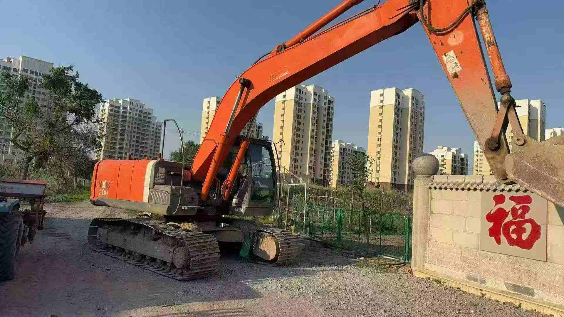 Buy Hitachi EX200-3 Used Excavator / 9