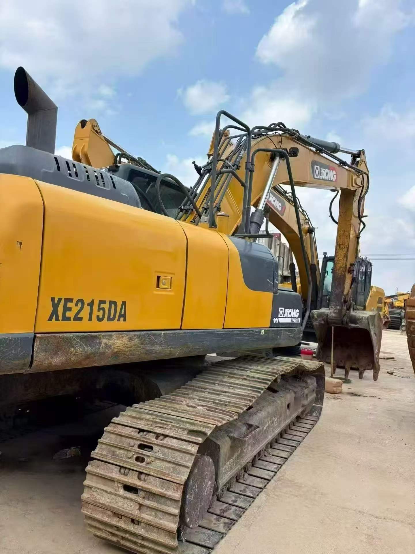 Buy XCMG XE215DA Used Excavator / 2