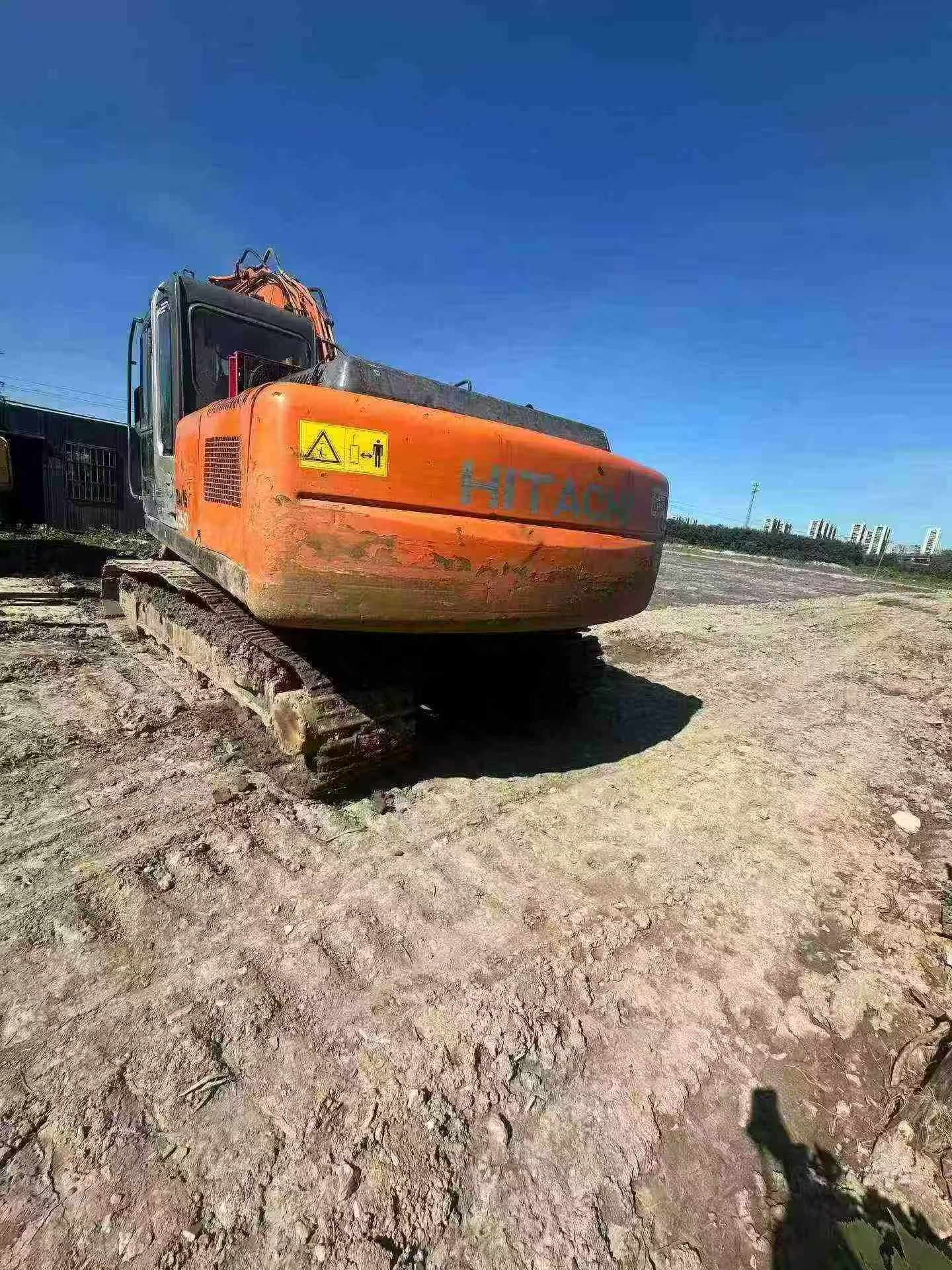 Buy Hitachi EX200-3 Used Excavator / 2