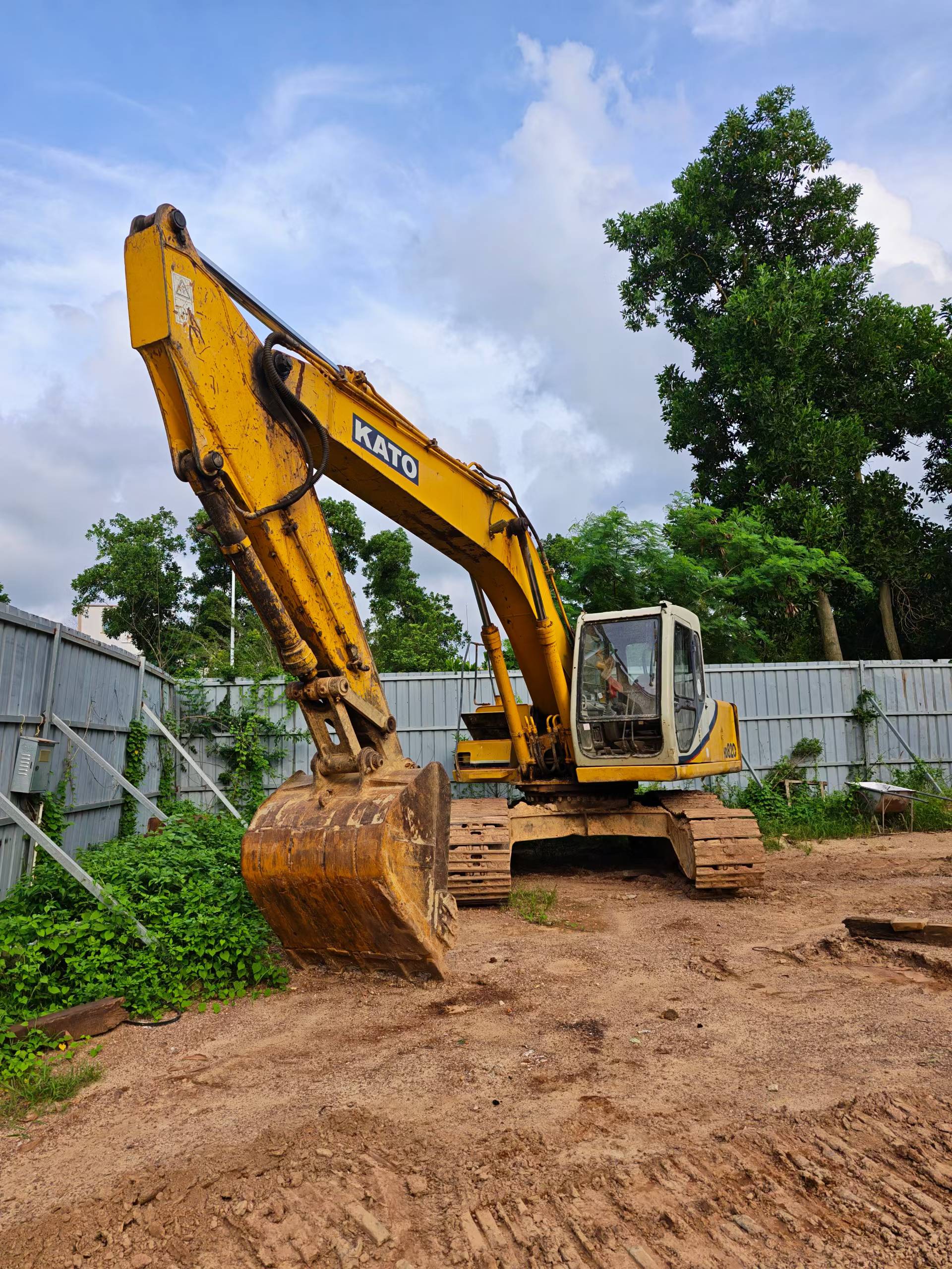 Buy Kato Used Excavator / 3 Buy Kato Used Excavator / 3