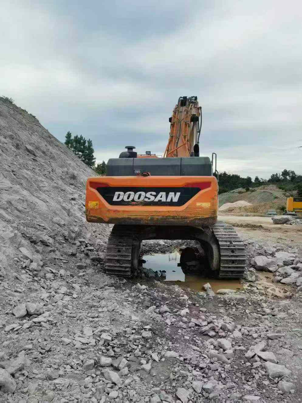 Buy Doosan DH500 Used Excavator / 2