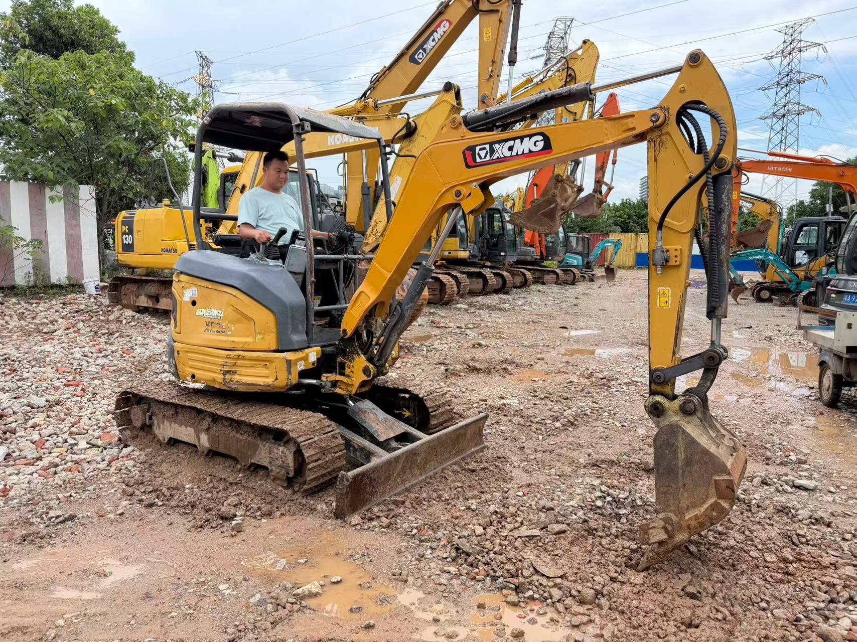 Buy XCMG XE26U Used Excavator / 2