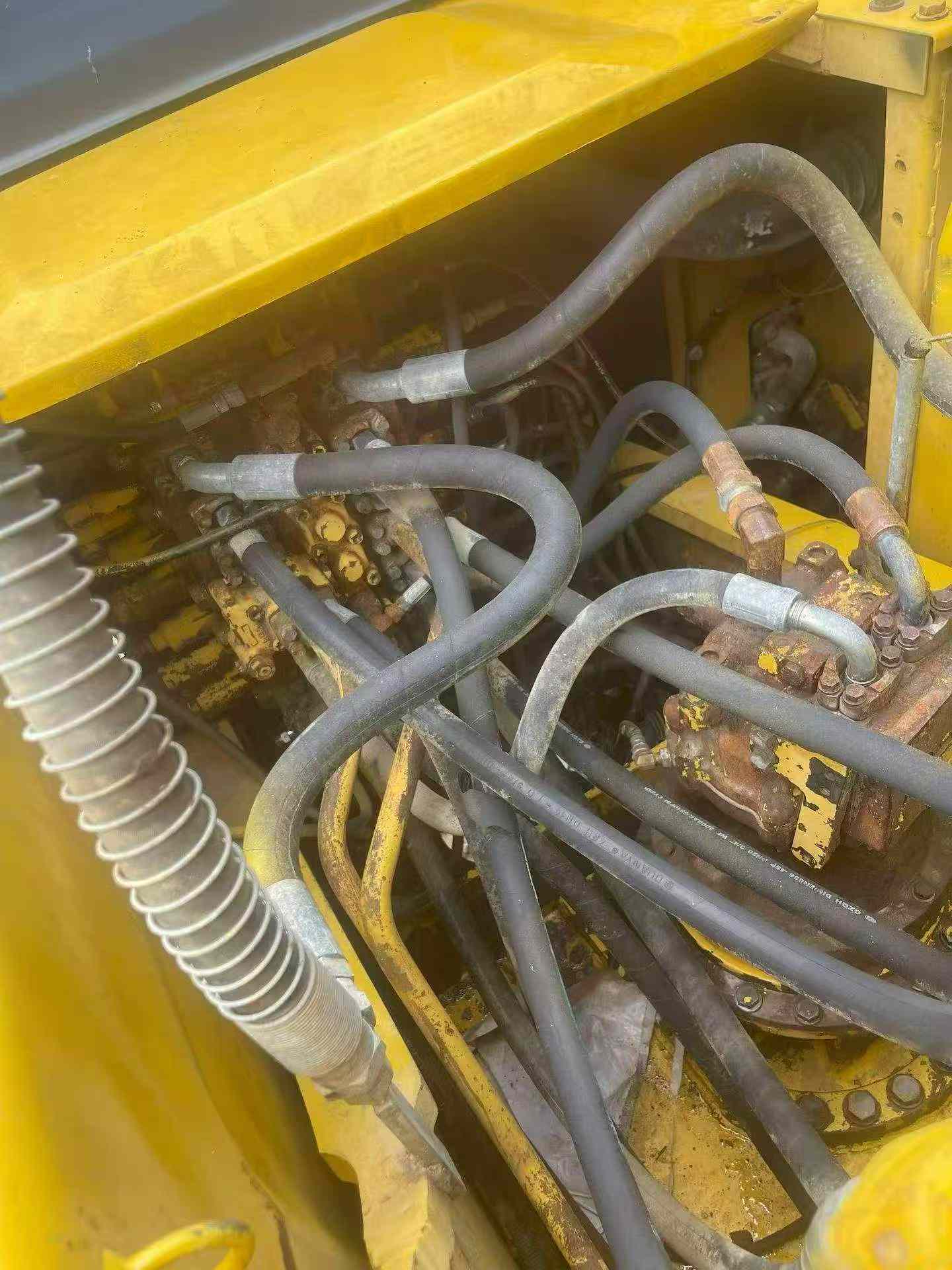 Buy Komatsu PC200-7 Used Excavator / 4