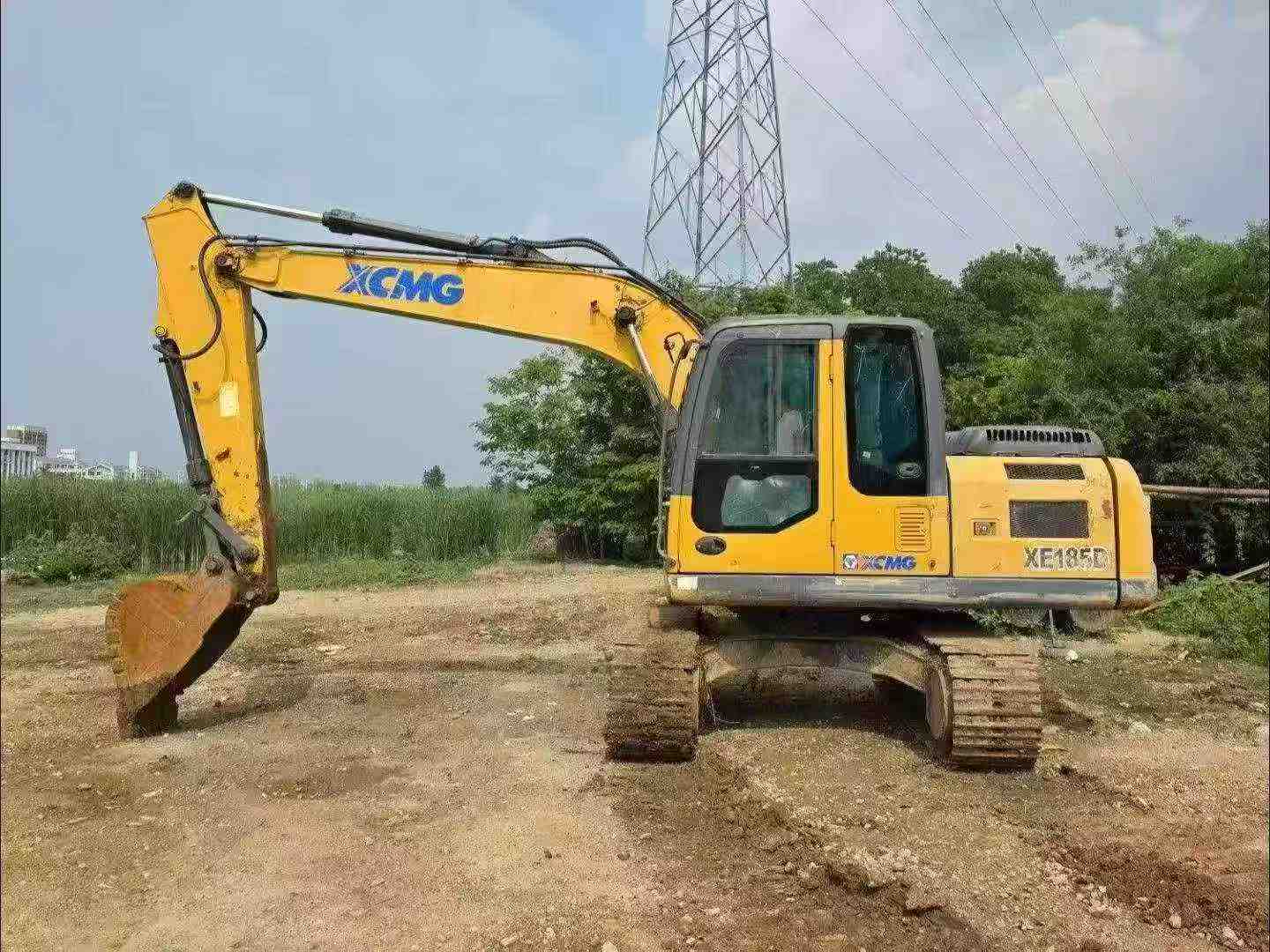 Buy XCMG XE135B Used Excavator / 1