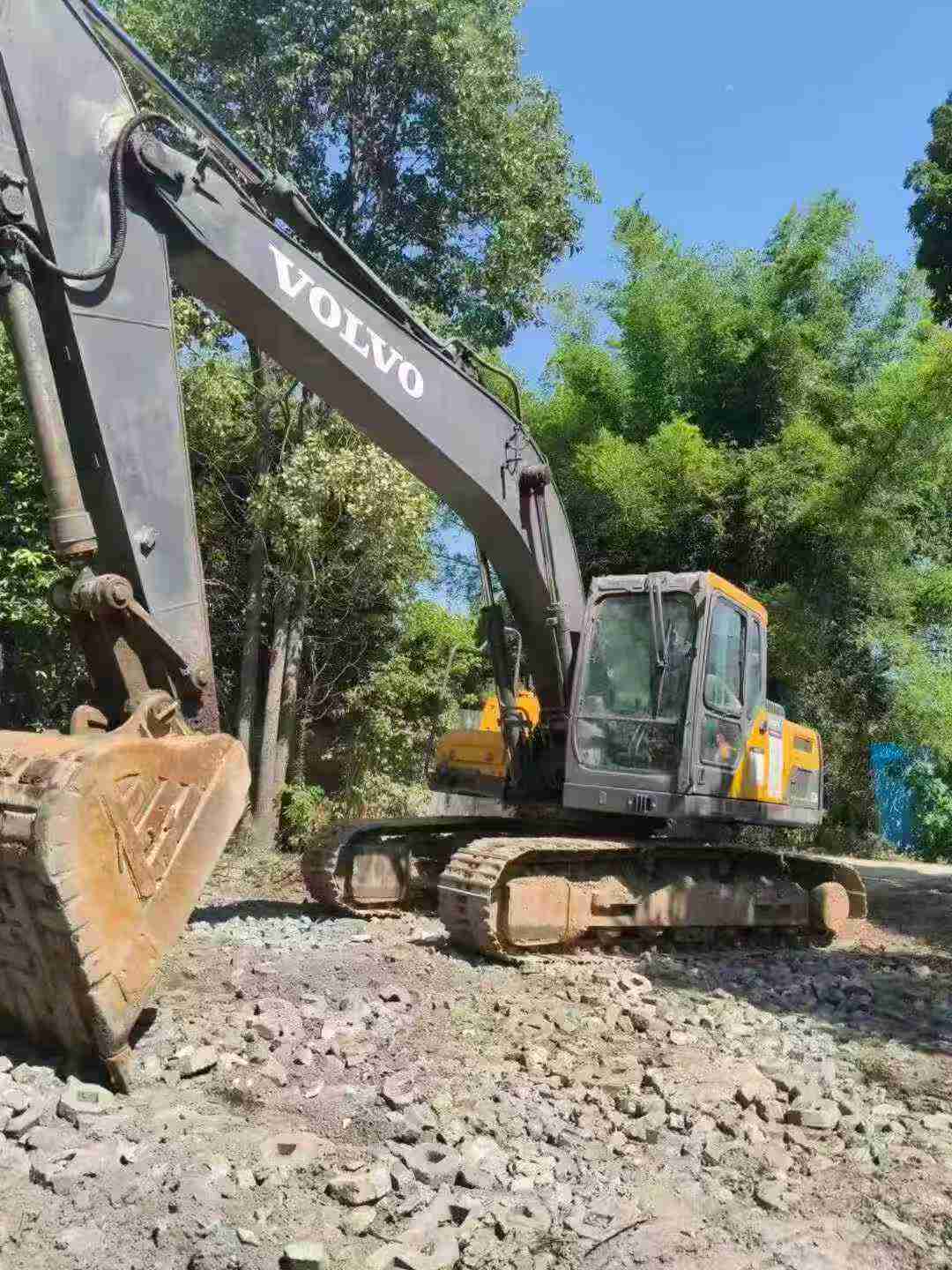 Buy Volvo EC210D Used Excavator / 7 Buy Volvo EC210D Used Excavator / 7