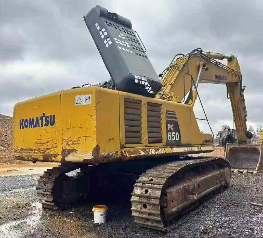 Buy Komatsu PC650-6 Used Excavator / 4