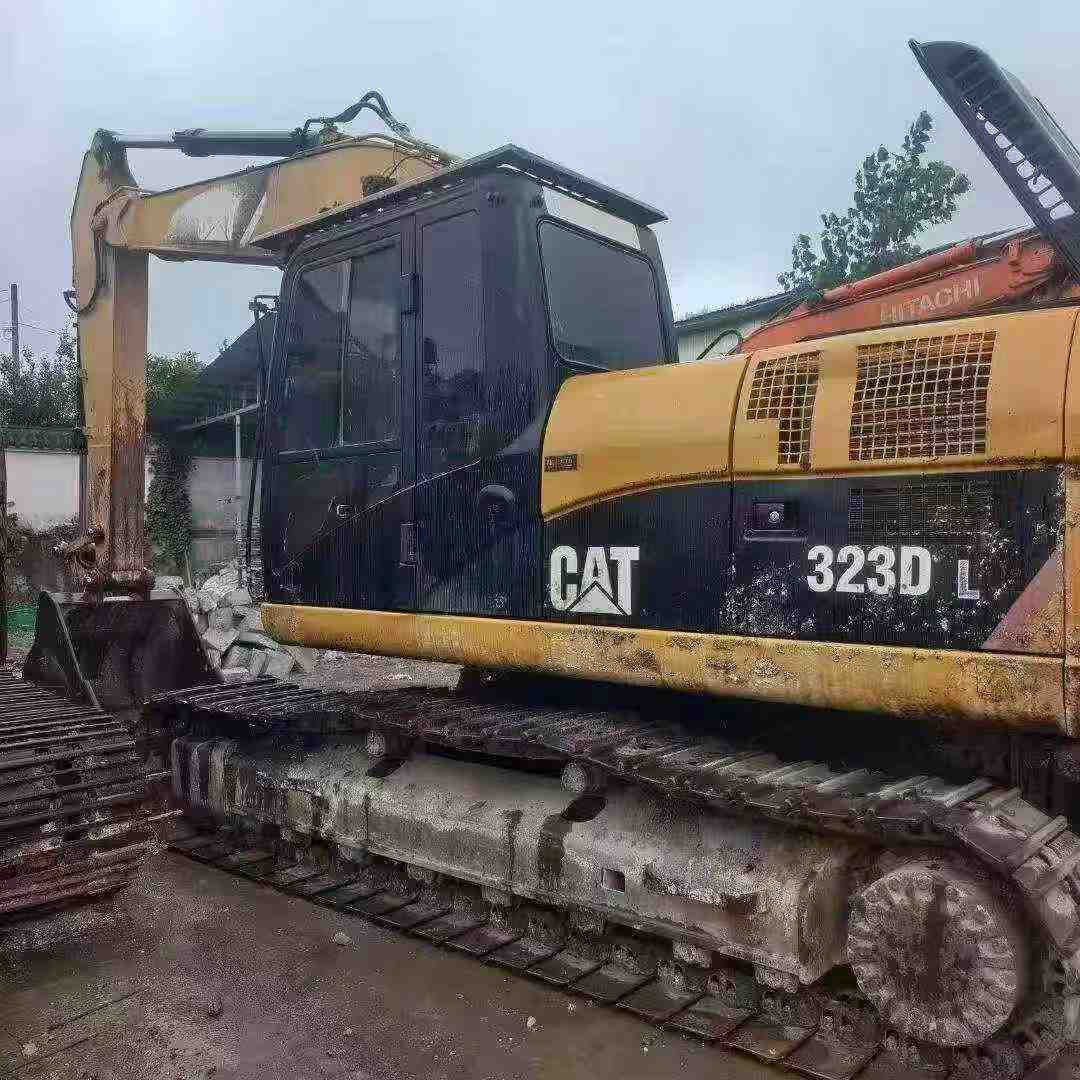 Buy Caterpillar 323DL Used Excavator / 1