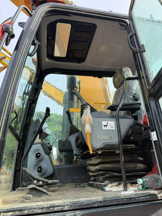 Buy Sany SY200C Used Excavator / 1