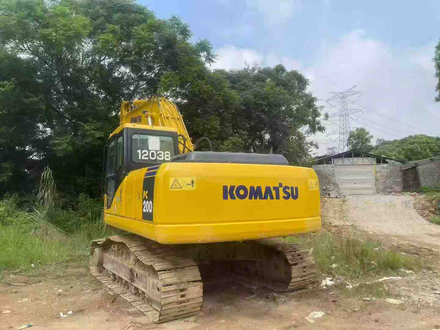 Buy Komatsu PC200-7 Used Excavator / 2