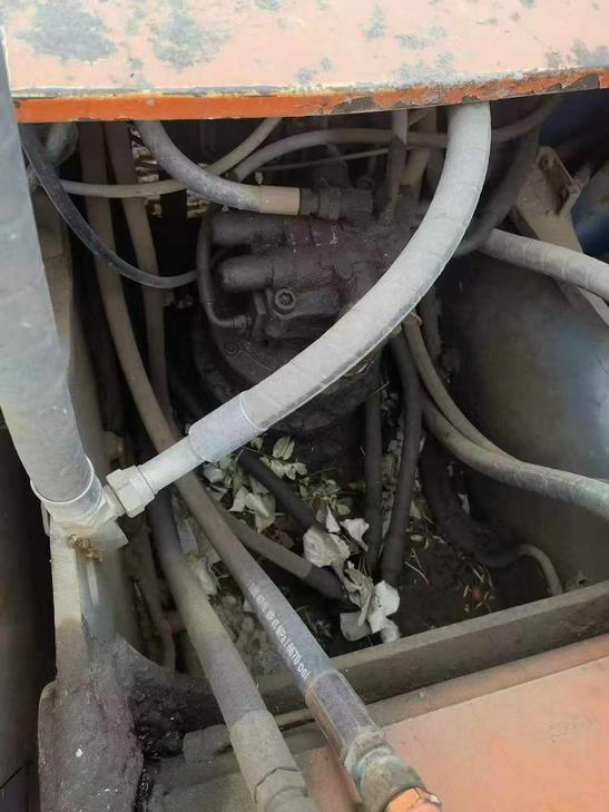 Buy Hitachi ZX200-6 Used Excavator / 1
