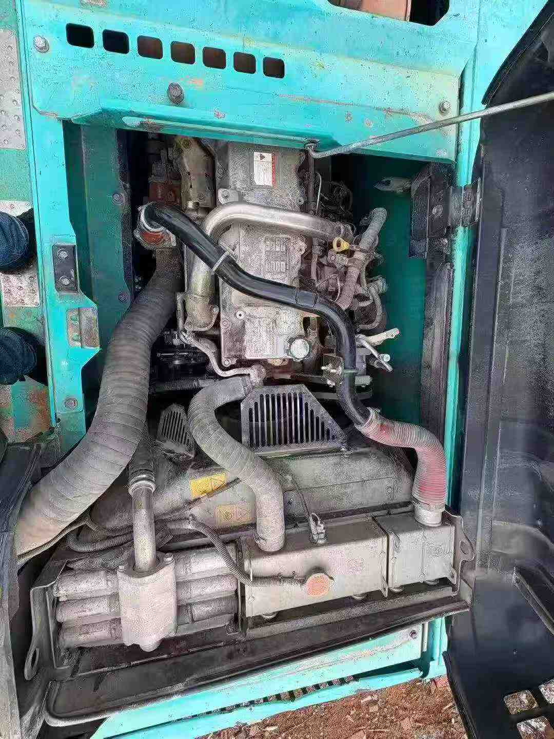 شراء حفارة Kobelco SK17SR مستعملة / 4